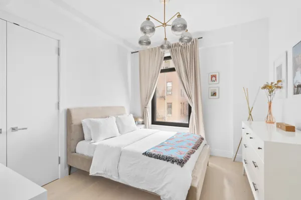 $11,000 | 212 West 95th Street, Unit 4A | Upper West Side