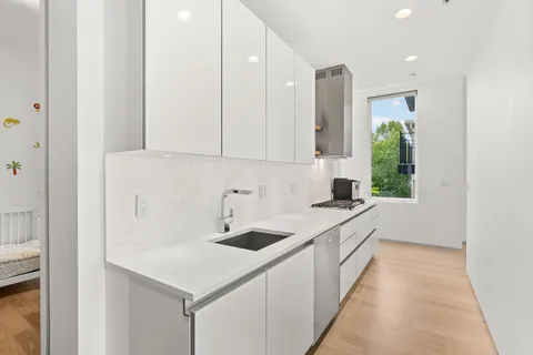 $1,262,500 | East 1st Street, Boston, MA 02127