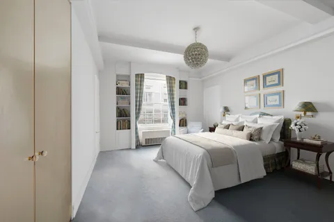 $7,950,000 | 1016 5th Avenue, Unit 9A | Upper East Side