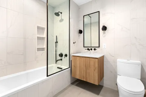 $2,850,000 | 1080 Lorimer Street, Unit 1F | Greenpoint