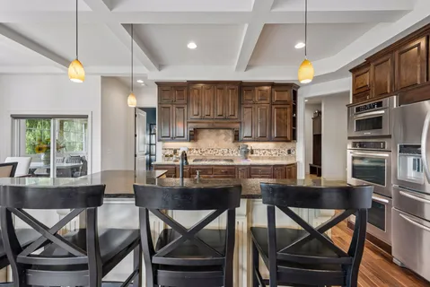 $1,250,000 | 16630 54th Court North, Plymouth, MN 55446