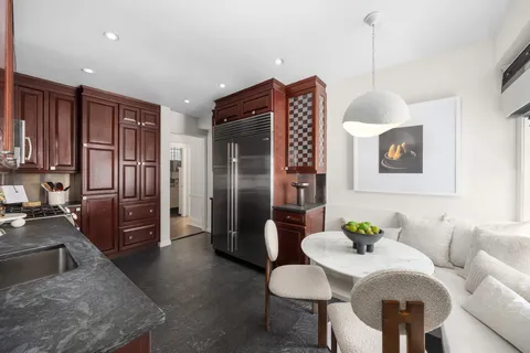 $4,950,000 | 45 East 66th Street, Unit 3W | Lenox Hill