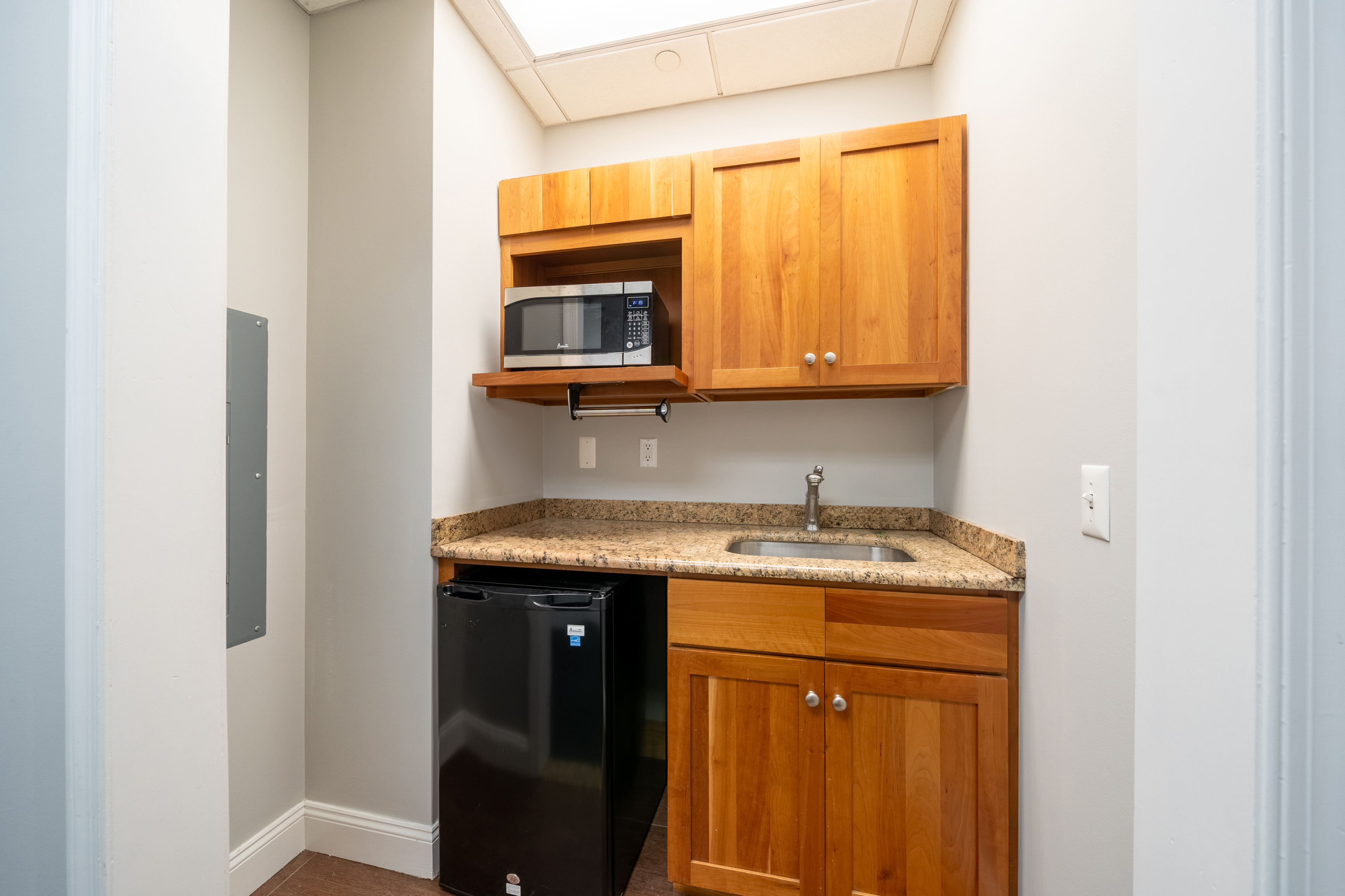 36 Newark Street, Unit 303 Newark, NJ 07103 - Photo 9 of 14