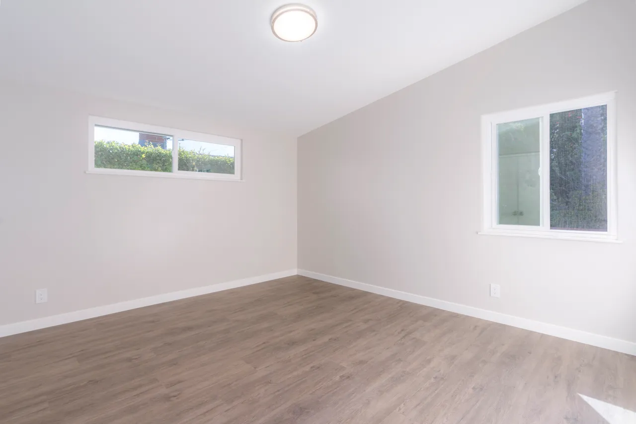 $4,995 | 2391 Westminster Avenue, Costa Mesa, CA 92627