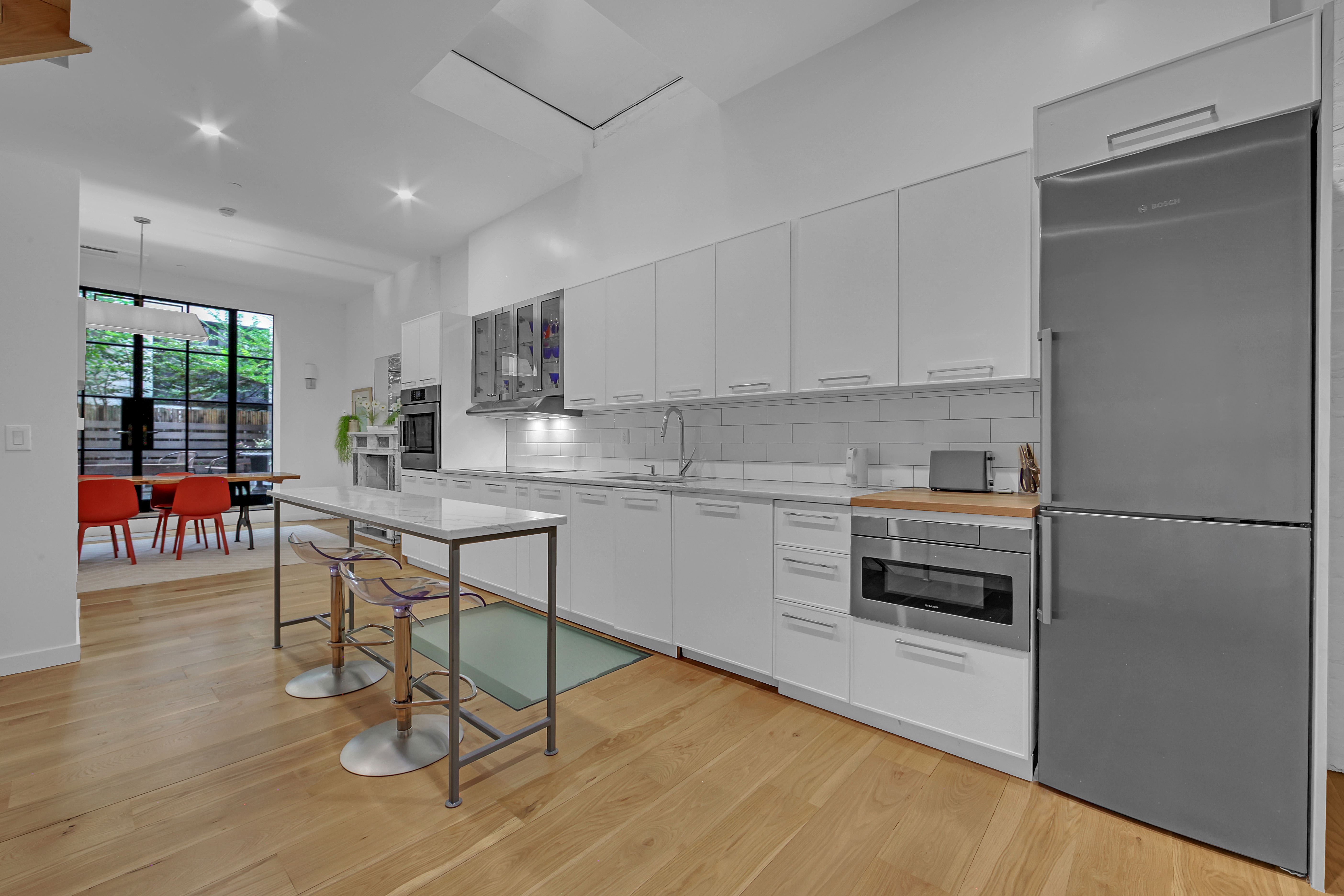 111 East 19th Street Manhattan, NY 10003 - Photo 8 of 38 Gallery Image 8