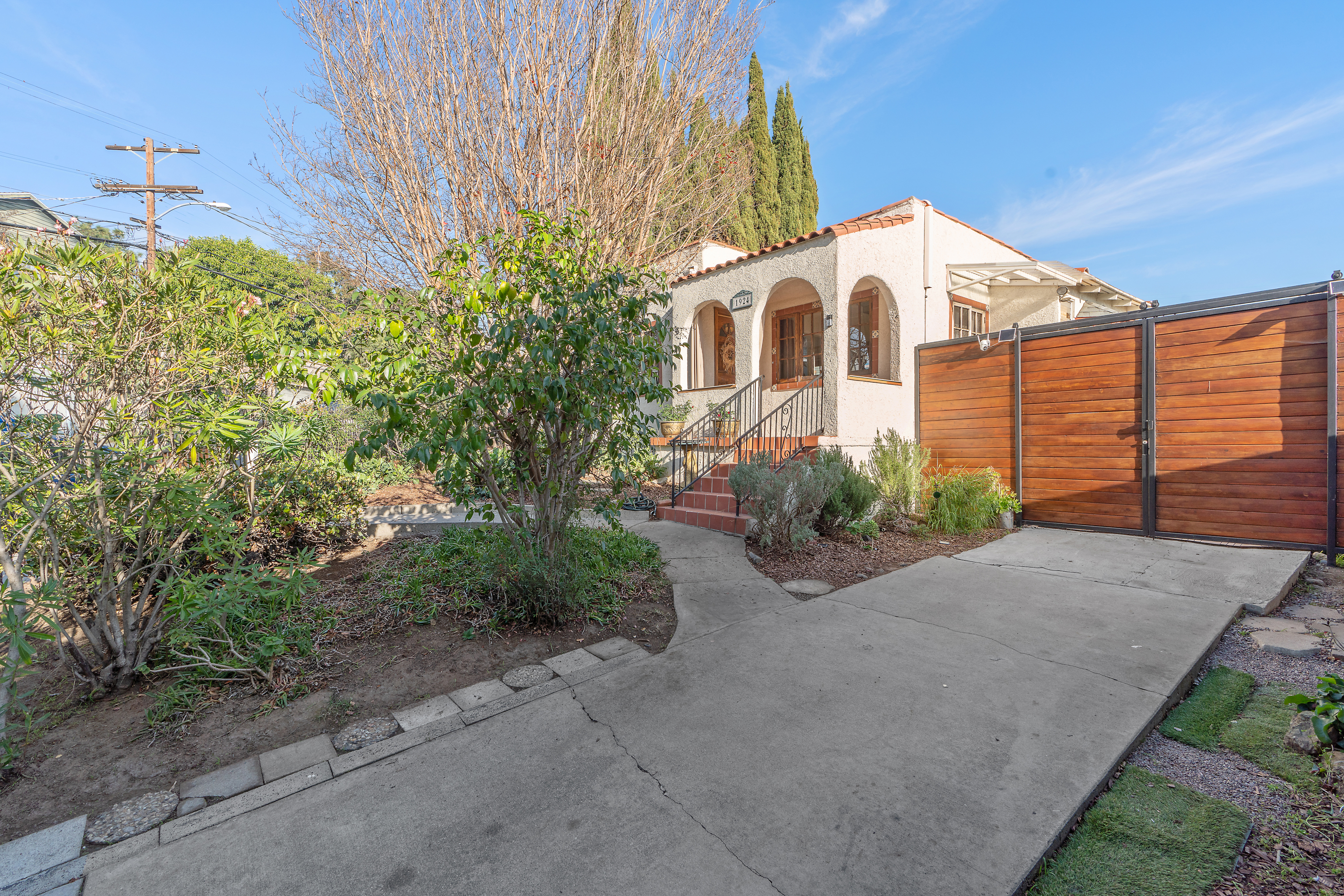 1924 Cerro Gordo Street Los Angeles, CA 90026 - Photo 6 of 52