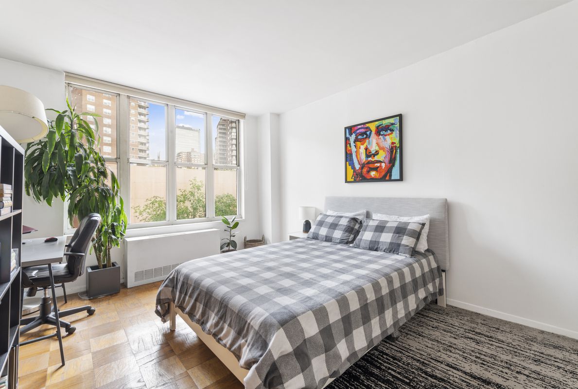 344 West 23rd Street, Unit 3B Manhattan, NY 10011 - Photo 3 of 9