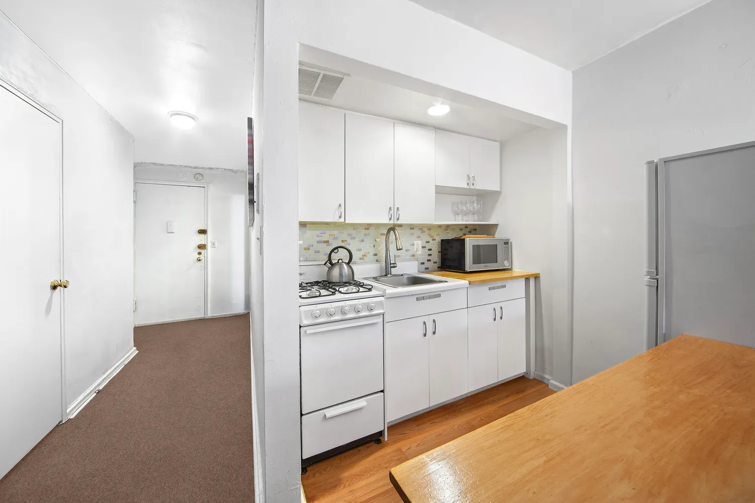 $299,000 | 649 2nd Avenue, Unit 4G | Murray Hill