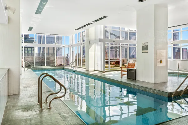 $1,095,000 | 350 West 42nd Street, Unit 27K | Hell's Kitchen