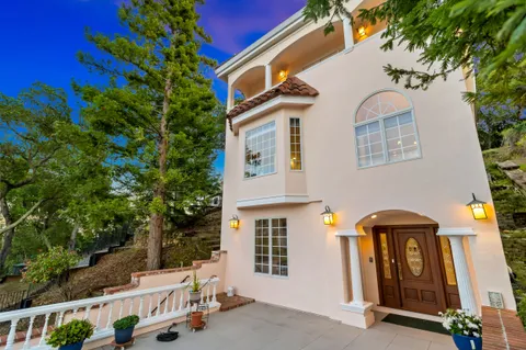 $3,000,000 | 616 Lakeview Way, Redwood City, CA 94062