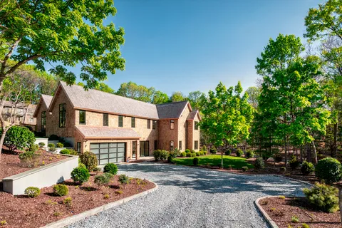 $4,995,000 | 21 Ocean Parkway, East Hampton, NY 11937