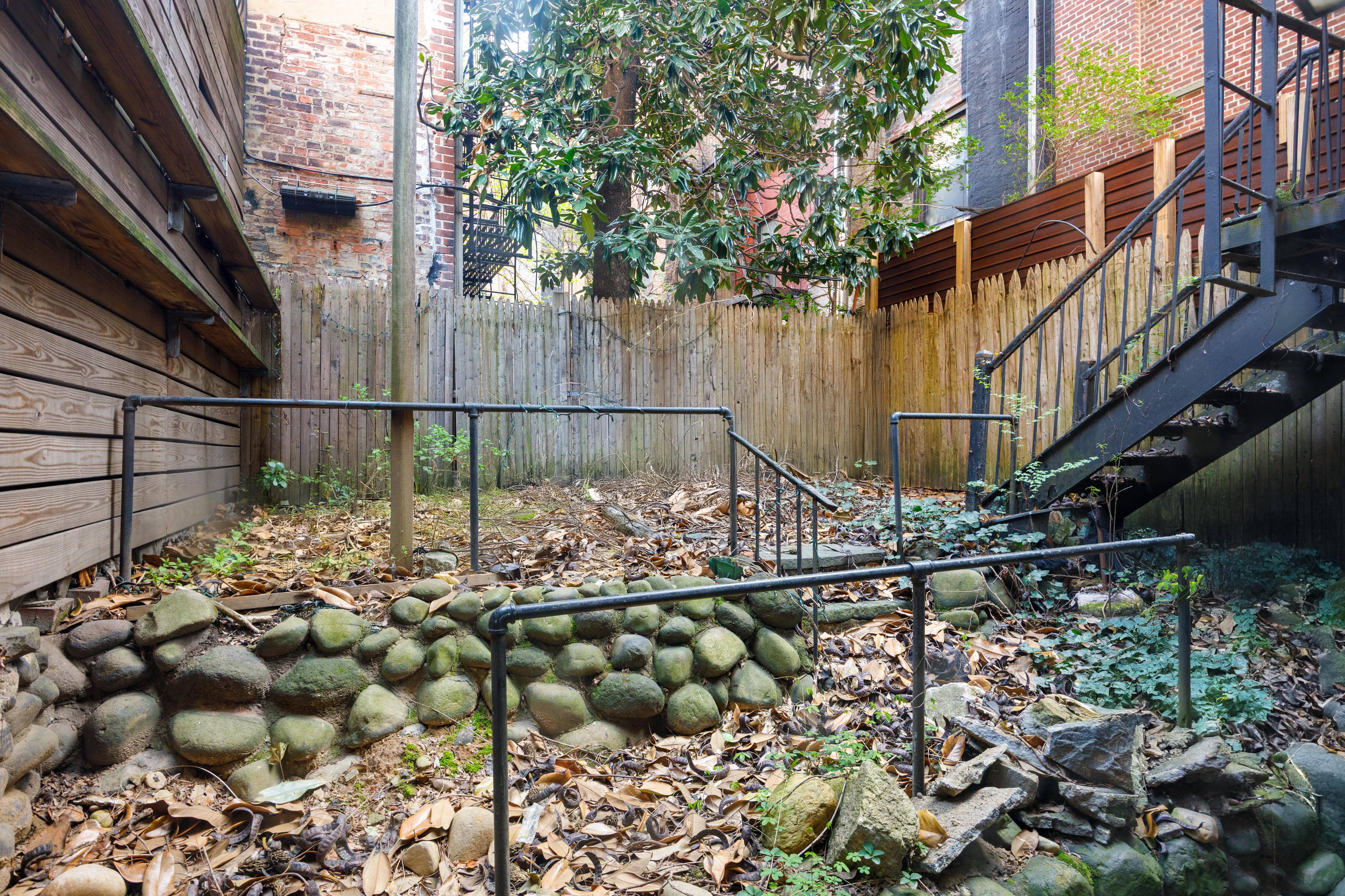 32 Jane Street Manhattan, NY 10014 - Photo 2 of 6 a view of a bird bath