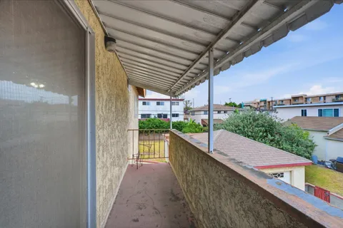 $1,999,998 | Address Upon Request, Los Angeles, CA 90034
