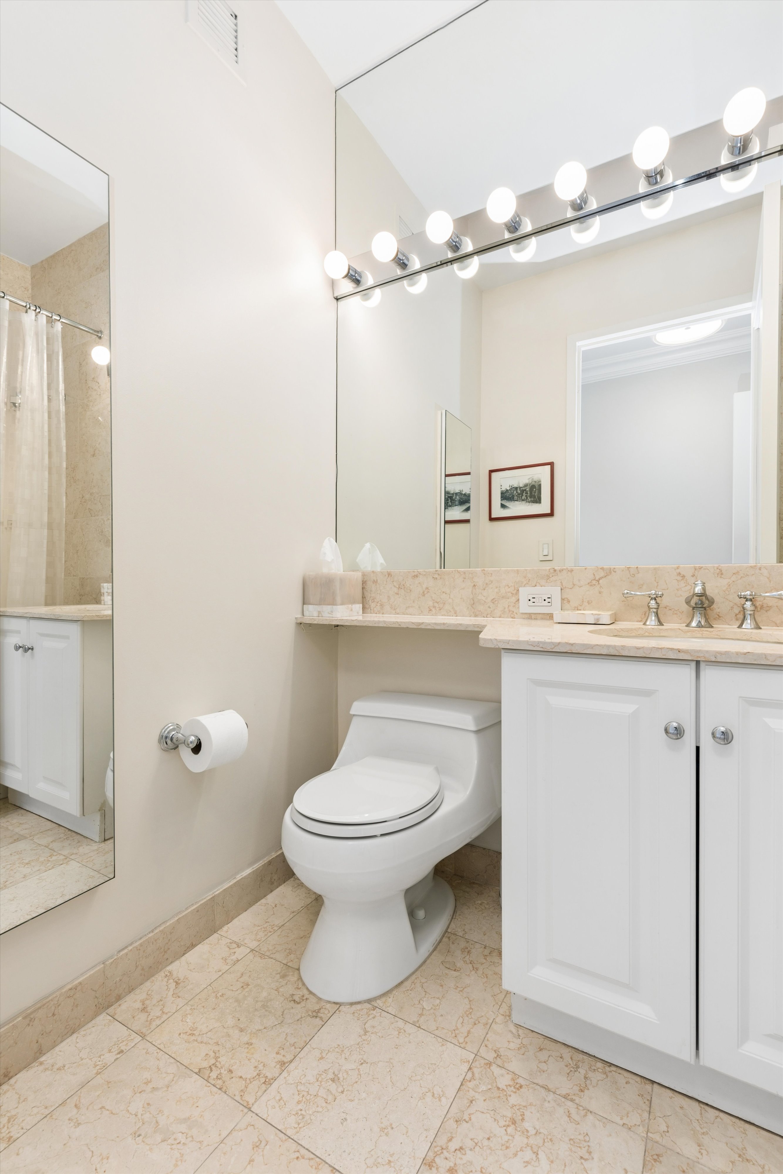 2 Columbus Avenue, Unit 39B Manhattan, NY 10023 - Photo 11 of 14 Gallery Image 11