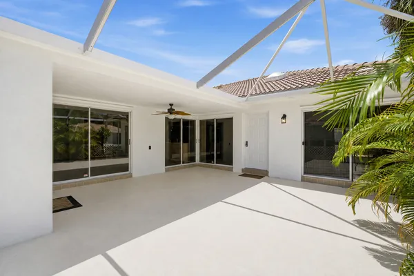 $355,000 | 10701 Chapman Oak Court, Palm Beach Gardens, FL 33410