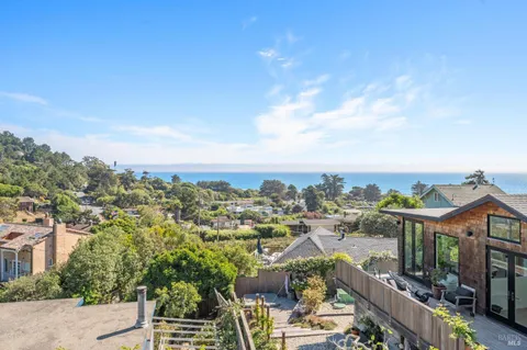 $3,680,000 | 40 Laurel Avenue, Stinson Beach, CA 94970