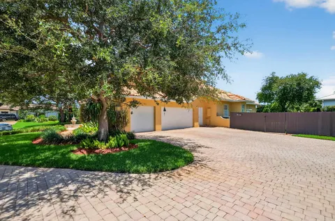 $2,375,000 | 8920 Southwest 162nd Terrace, Palmetto Bay, FL 33157