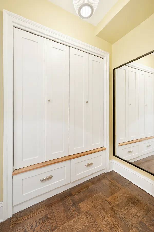 $725,000 | 49 West 12th Street, Unit 8H | Greenwich Village