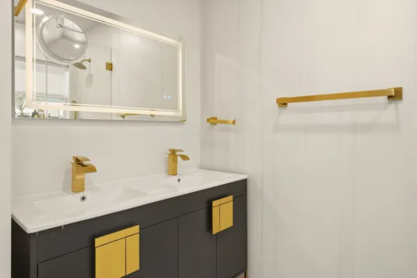 $9,500 | 725 West 51st Street, Miami Beach, FL 33140