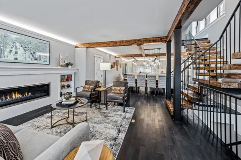 $1,565,000 | 2712 West Sunnyside Avenue, Chicago, IL 60618