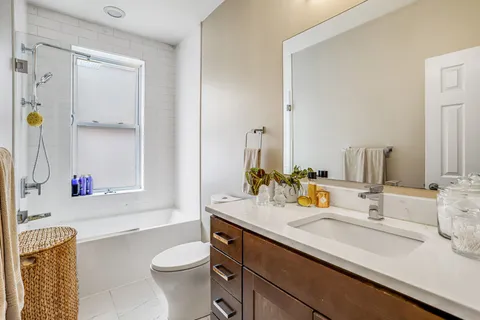$799,900 | 313 M Street Northwest, Washington, DC 20001