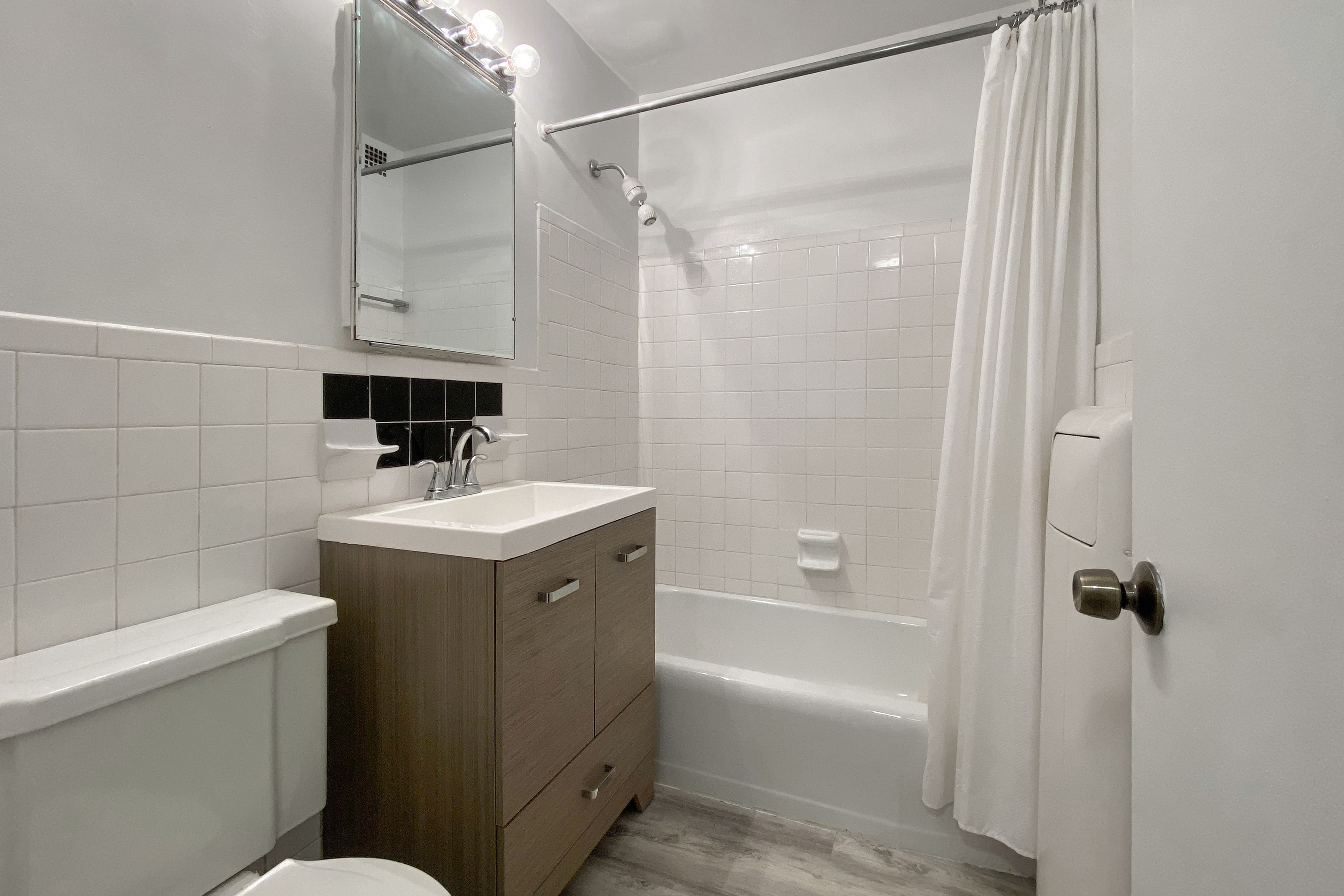 300 East 33rd Street, Unit 7G Manhattan, NY 10016 - Photo 5 of 13