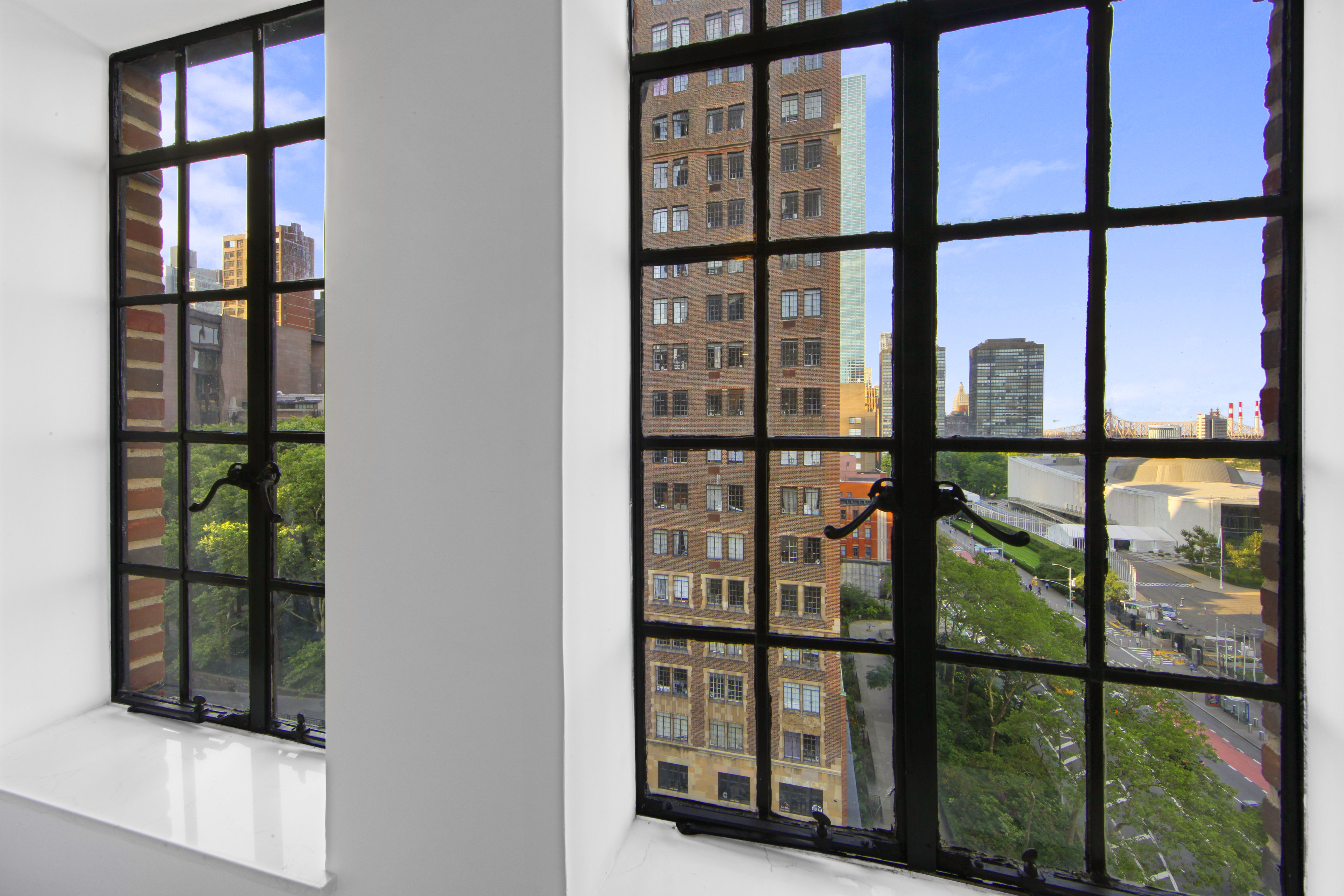 25 Tudor City Place, Unit 801 Manhattan, NY 10017 - Photo 2 of 18