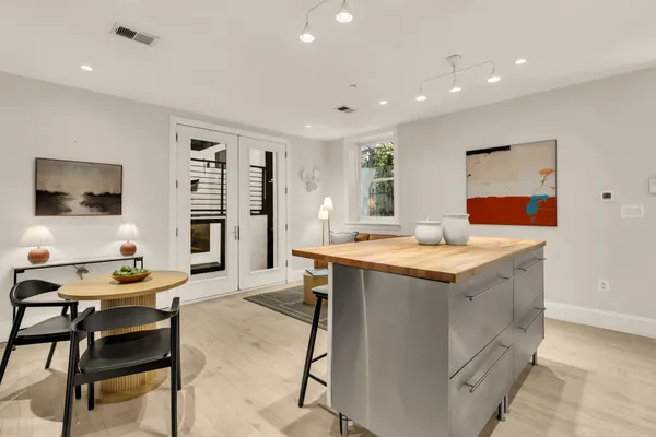 $774,900 | 2009 Columbia Road Northwest, Unit 2, Washington, DC 20009