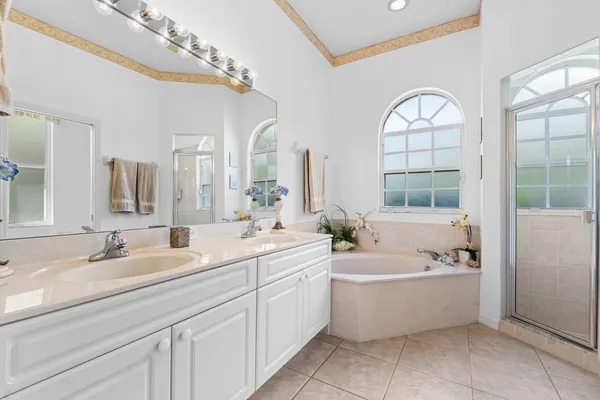 $575,000 | 25900 Creekbend Drive, Bonita Springs, FL 34135