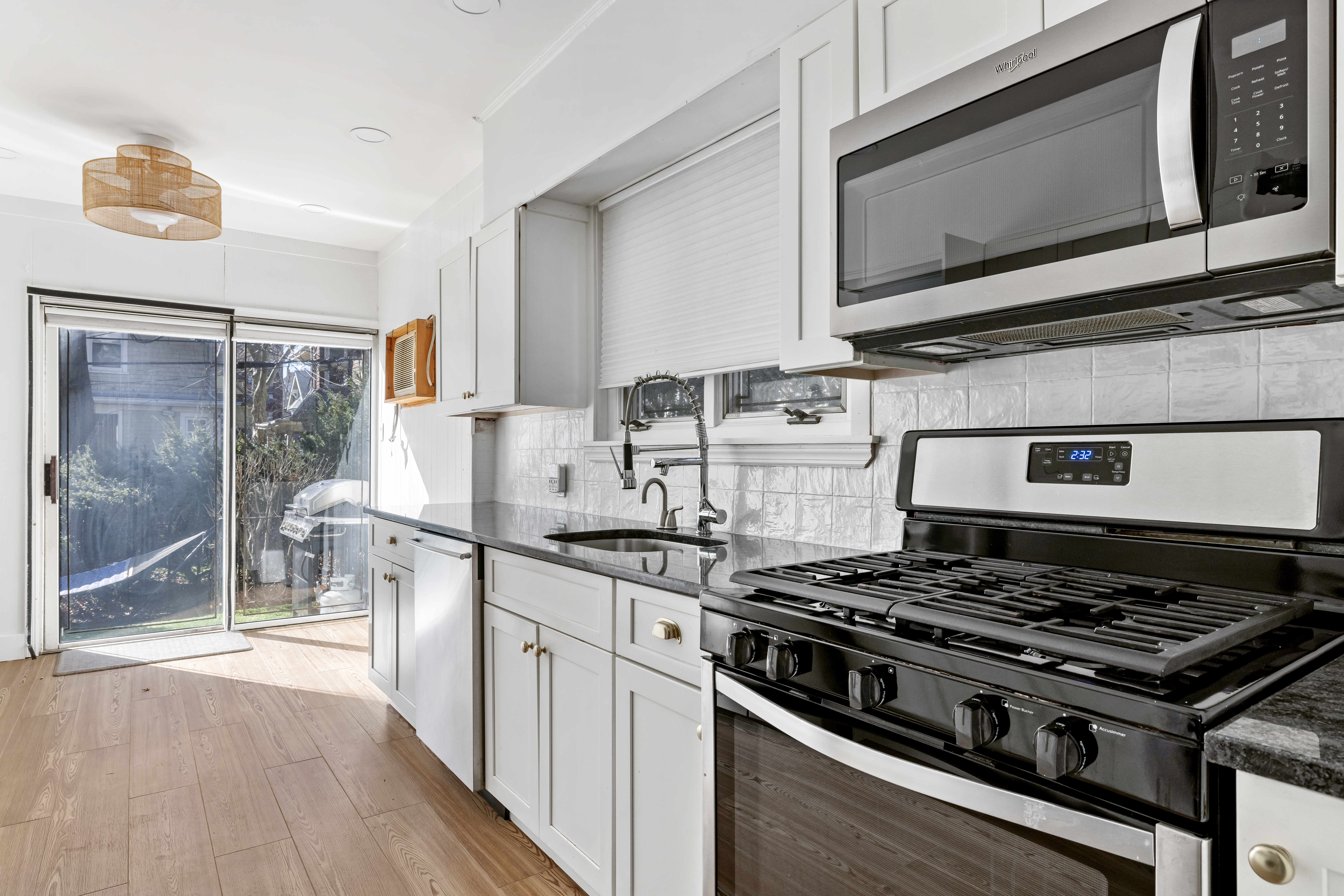 484 Argyle Road, Unit 1 Brooklyn, NY 11218 - Photo 3 of 12