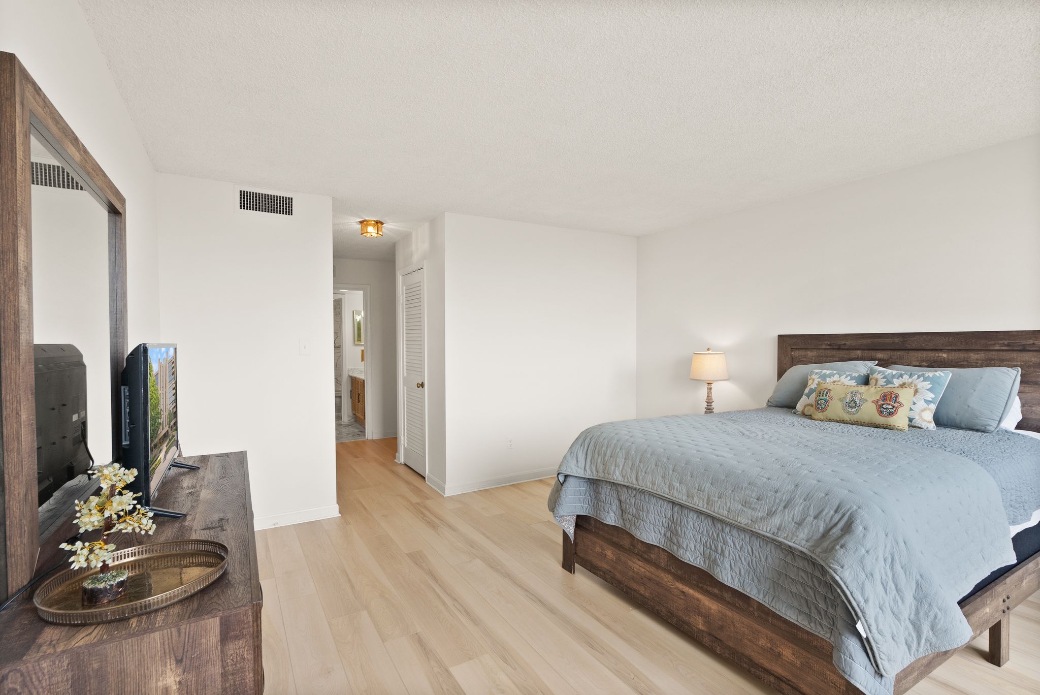1101 South Arlington Ridge Road, Unit 608 Arlington, VA 22202 - Photo 27 of 45
