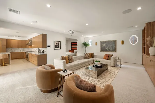 $4,100,000 | Laurel Canyon Road, Los Angeles, CA 90046
