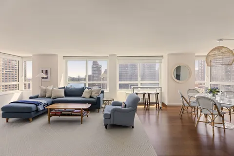 $3,495,000 | 200 East 94th Street, Unit 1917 | Upper East Side