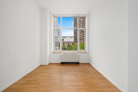 $1,150,000 | 635 West 42nd Street, Unit 2H | Hell's Kitchen