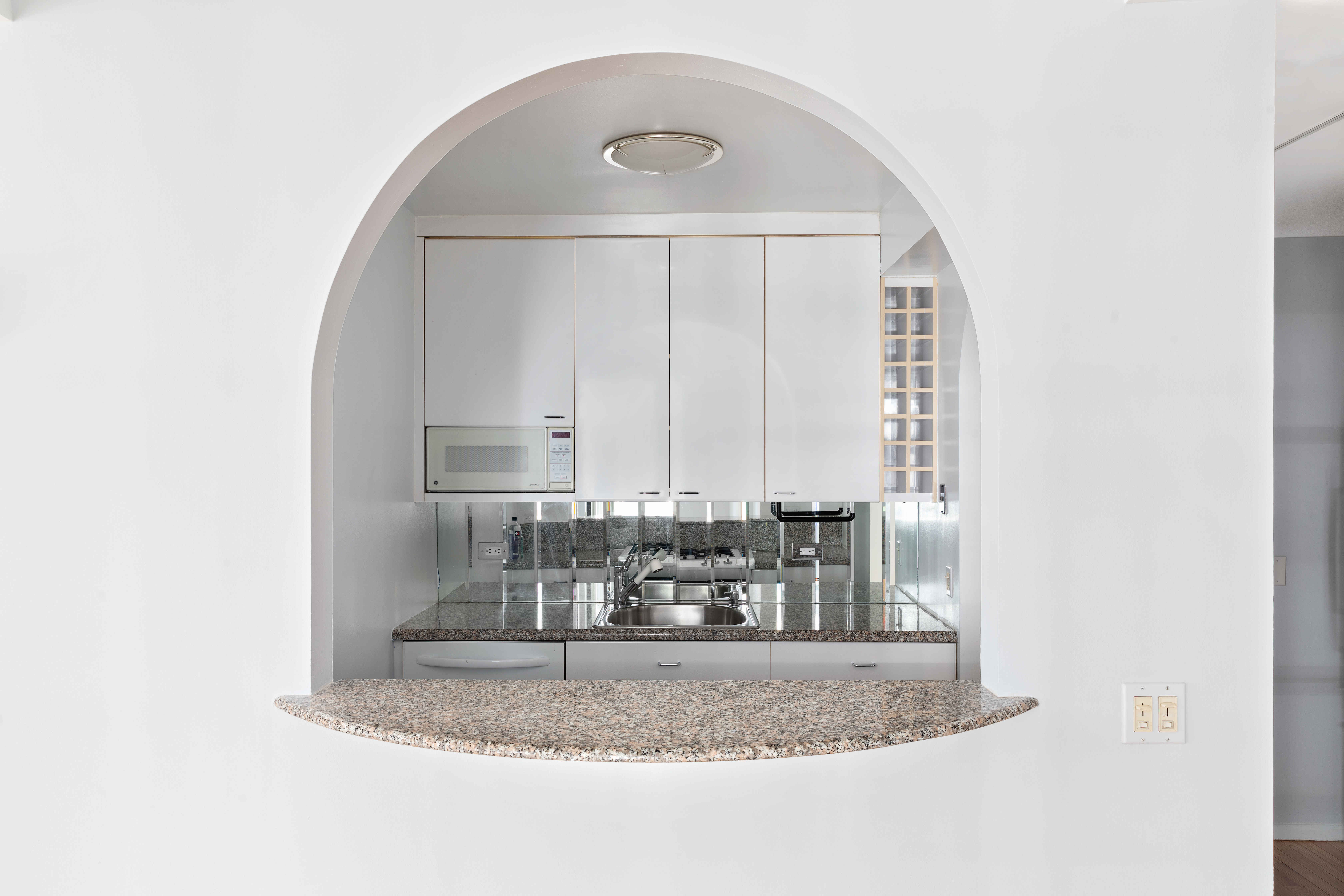 43 West 61st Street, Unit 17J Manhattan, NY 10023 - Photo 5 of 8