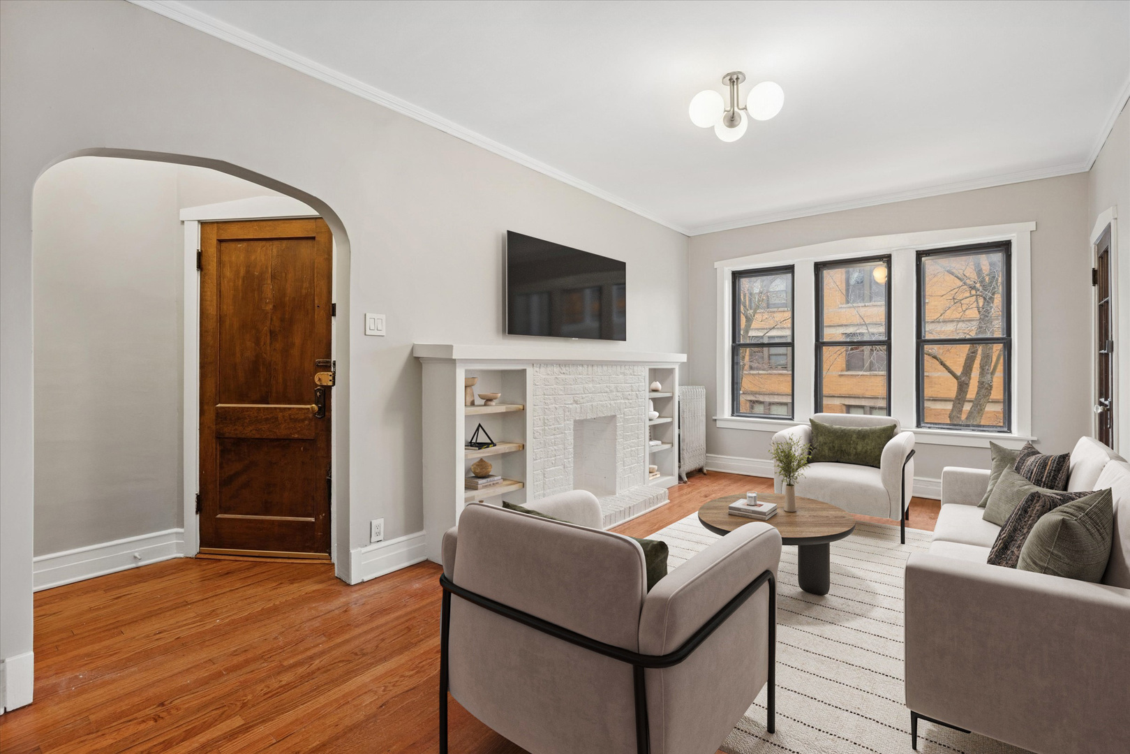 1501 West Cornelia Avenue, Unit 2 Chicago, IL 60657 - Photo 2 of 20