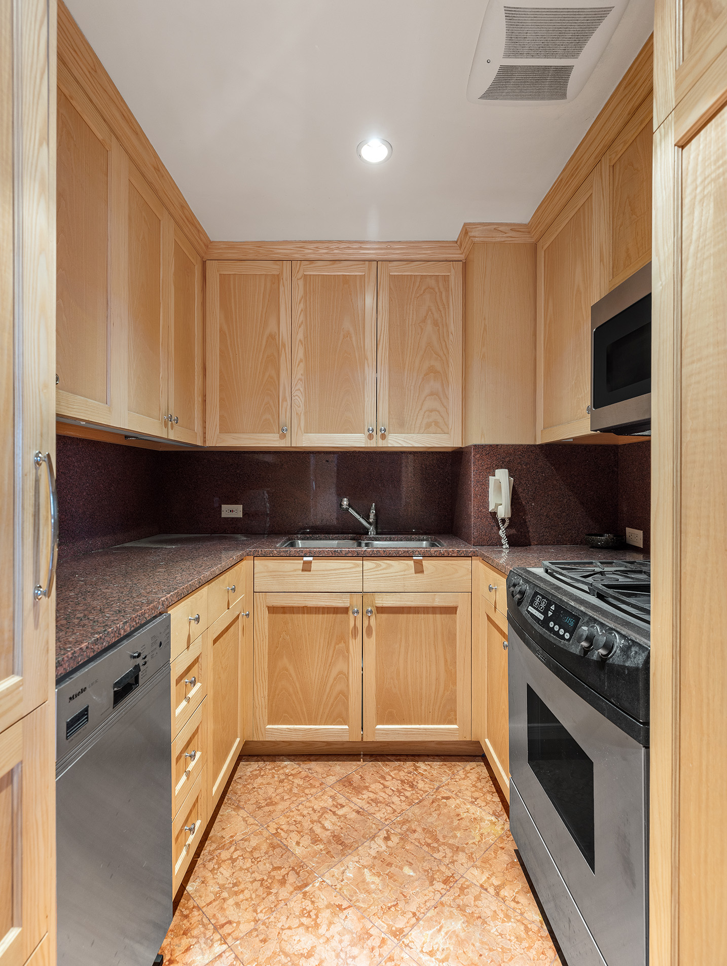 721 5th Avenue, Unit 63D Manhattan, NY 10022 - Photo 7 of 11