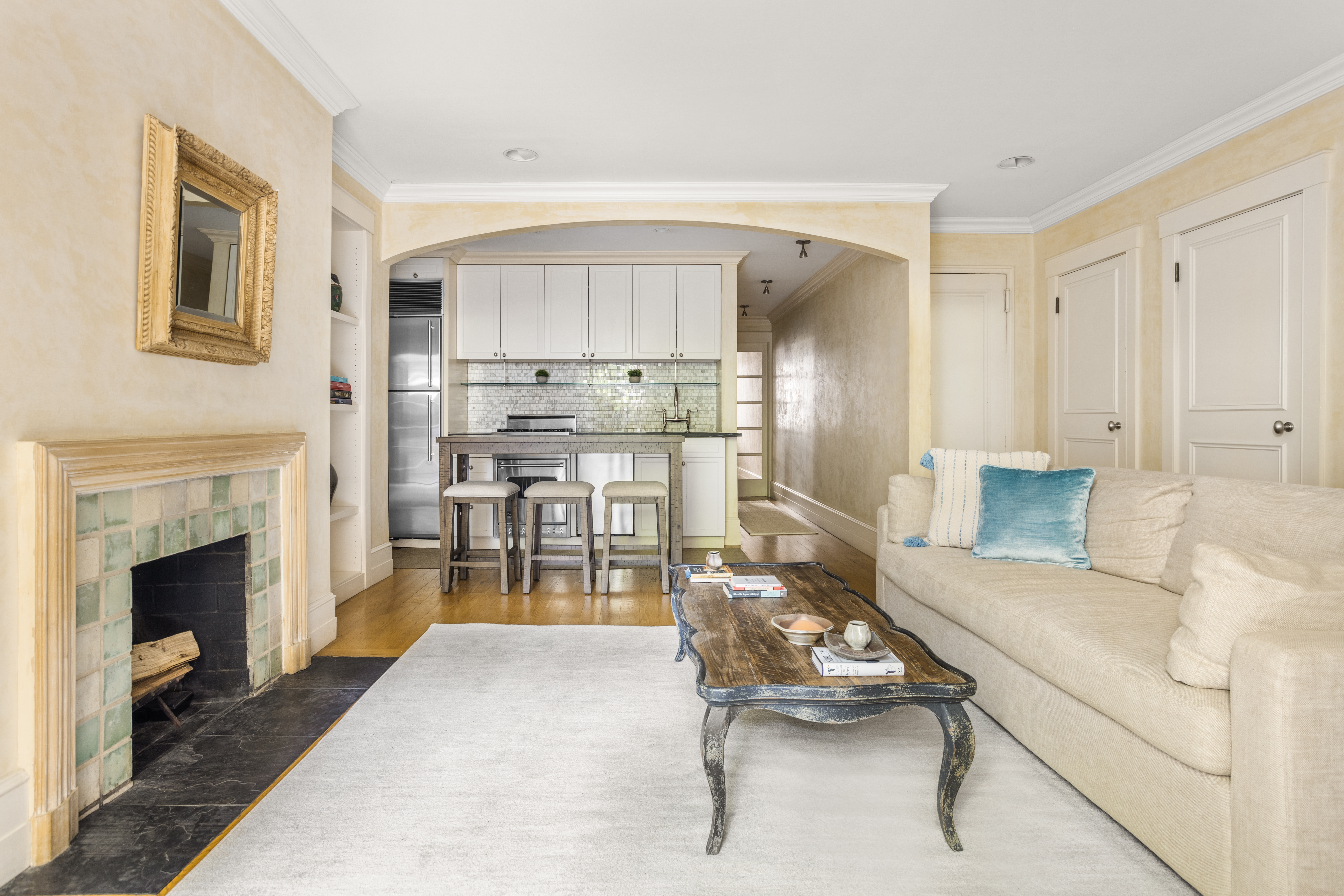 72 Perry Street, Unit GARDEN Manhattan, NY 10014 - Photo 5 of 15