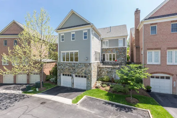 $2,599,000 | 7212 Farm Meadow Court, McLean, VA 22101