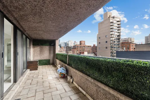 $1,250,000 | 350 East 62nd Street, Unit PHD | Lenox Hill