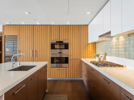 $3,495,000 | 1555 Kapiolani Boulevard, Unit 2002, Honolulu, HI 96814