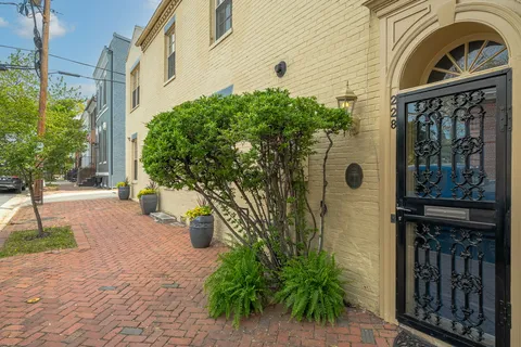 $1,249,000 | 228 South Alfred Street, Alexandria, VA 22314