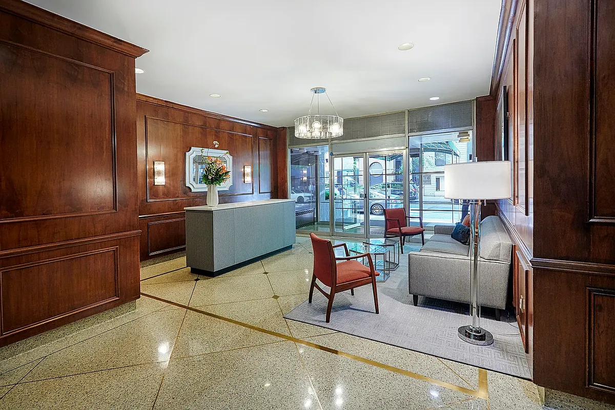 225 East 46th Street, Unit 8J Manhattan, NY 10017 - Photo 9 of 13