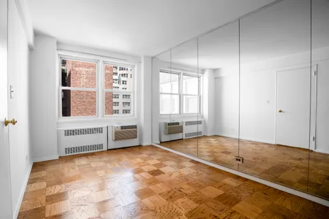 $625,000 | 141 East 55th Street, Unit 9G | Midtown East