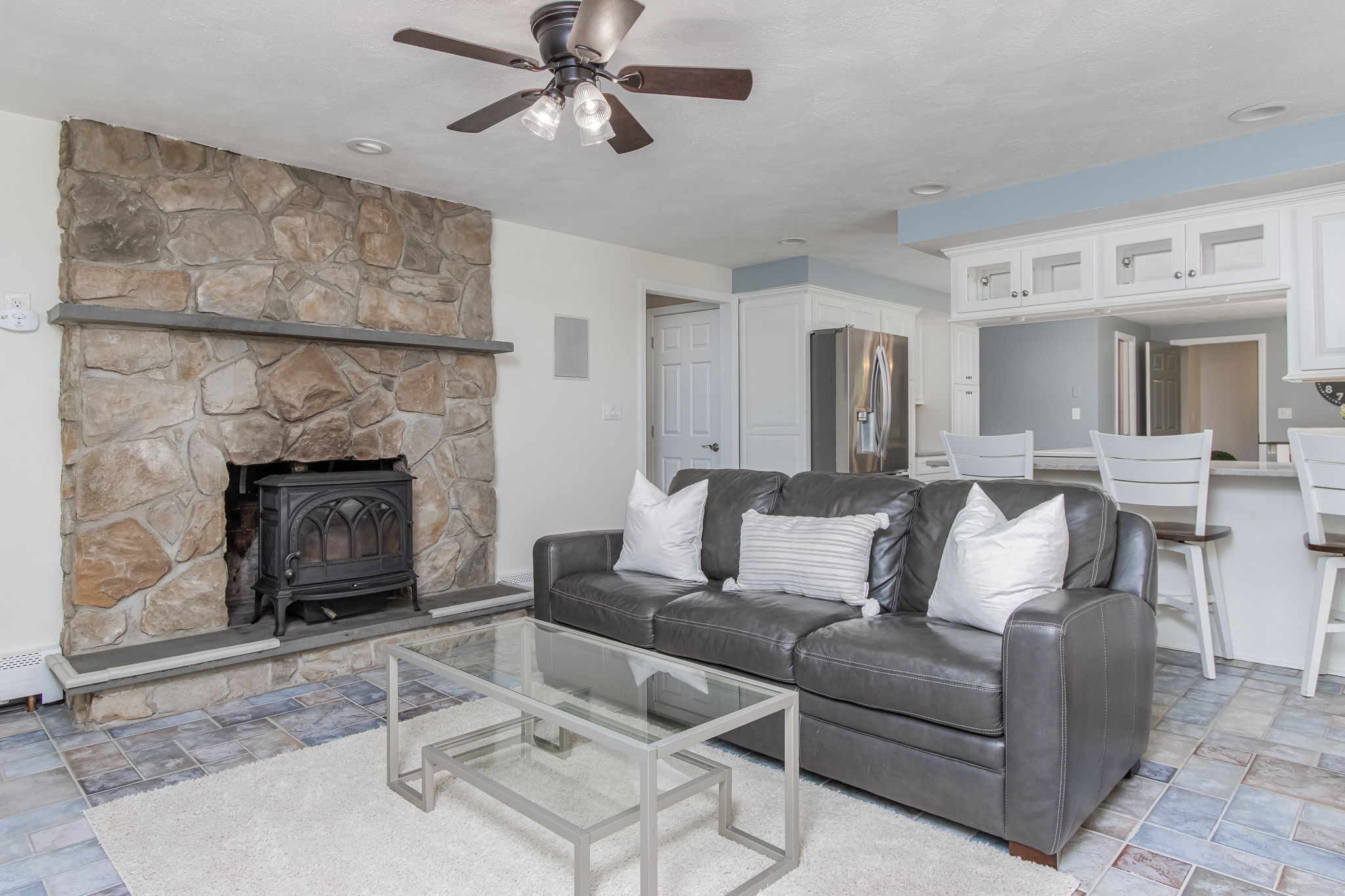 4 Upton Street Dunstable, MA 01827 - Photo 11 of 40