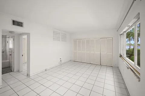 $425,000 | 1130 Venetian Way, Unit 1D, Miami Beach, FL 33139