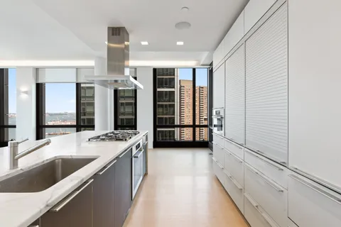 $5,199,995 | 101 Warren Street, Unit 2420 | TriBeCa