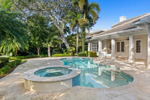 $2,400,000 | 121 Palm Island Lane, Vero Beach, FL 32963