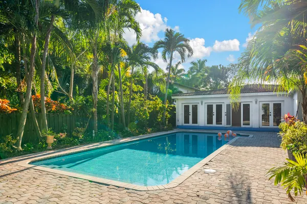 $2,950,000 | 3755 Royal Palm Avenue, Miami Beach, FL 33140
