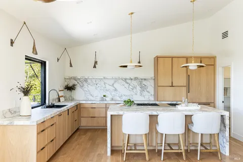 $2,850,000 | 559 East Spring Street, Napa, CA 94559